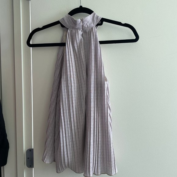 Walter Baker Gold Halter Pleated Top - Size Small - Picture 6 of 8